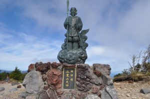 男体山の登山道