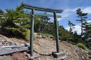 男体山の登山道